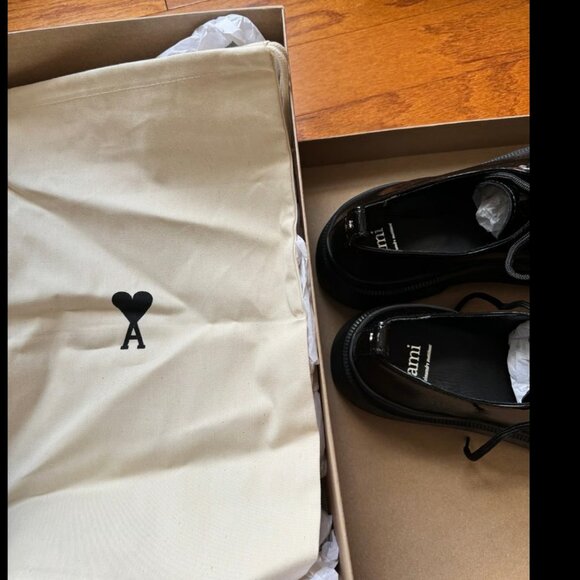 New in Box Ami Paris Lug Sole Derbies black patent leather EU 43 / US 10